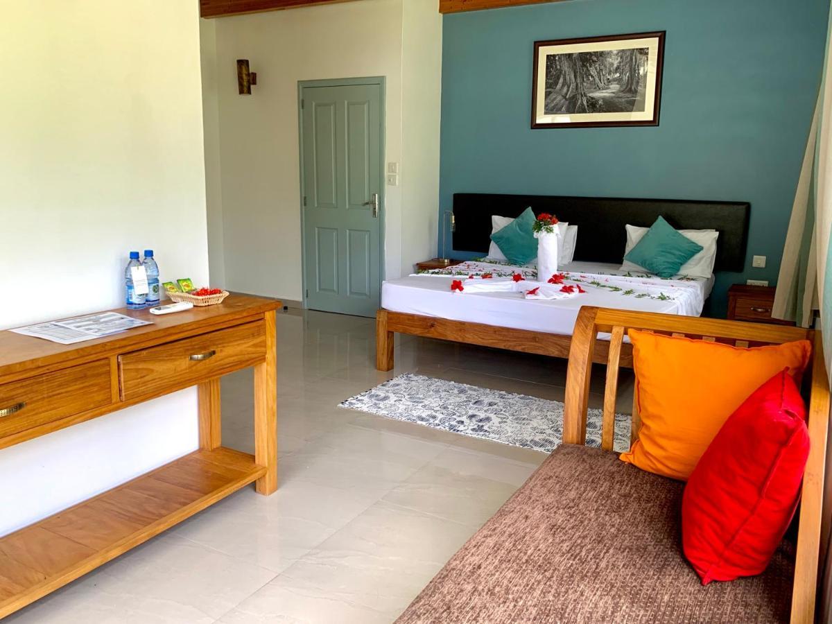 La Modestie Guest House Grand Anse  Esterno foto