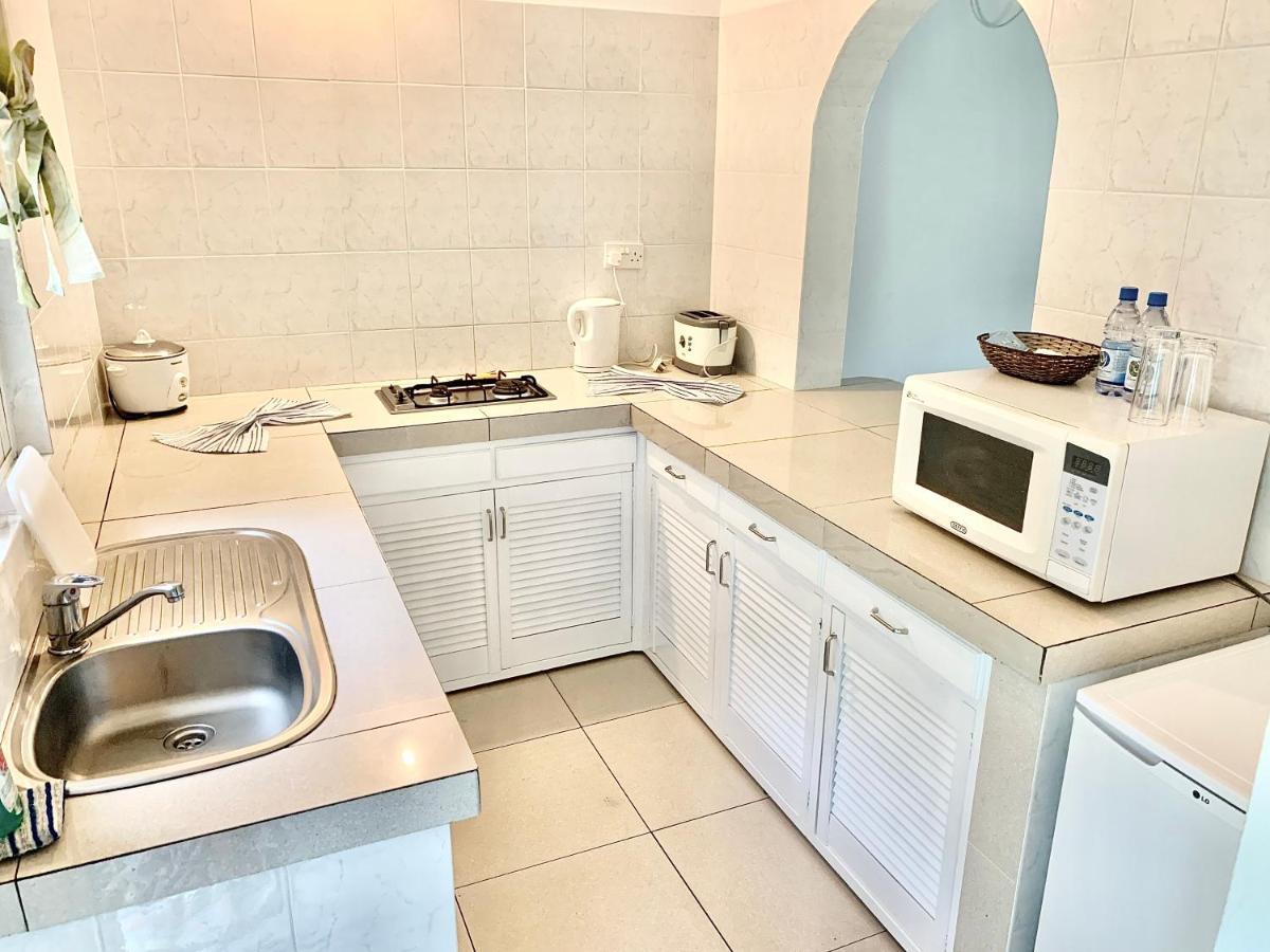 La Modestie Guest House Grand Anse  Esterno foto