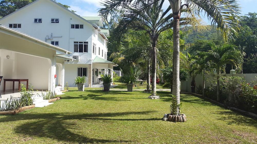 La Modestie Guest House Grand Anse  Esterno foto