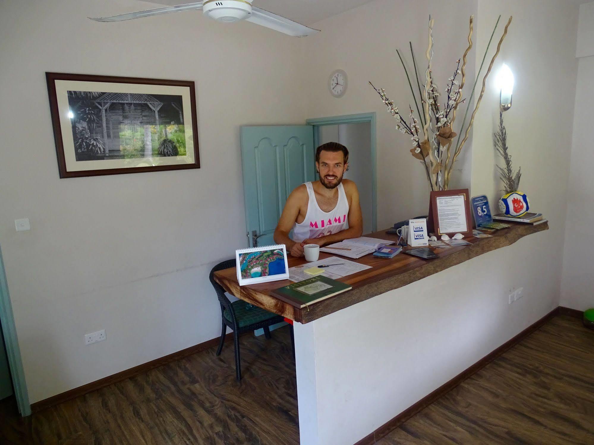 La Modestie Guest House Grand Anse  Esterno foto