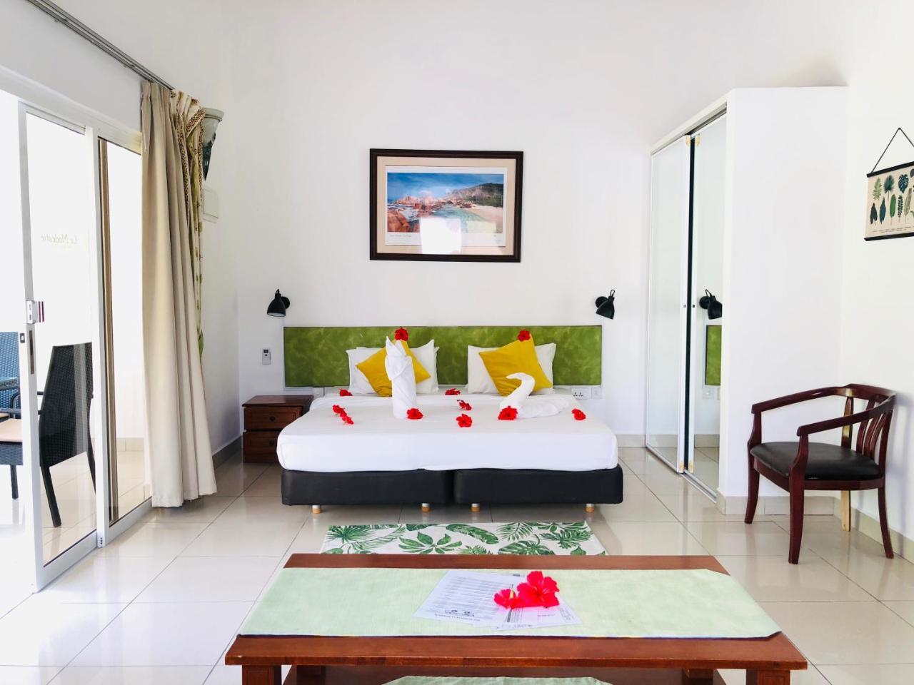 La Modestie Guest House Grand Anse  Esterno foto