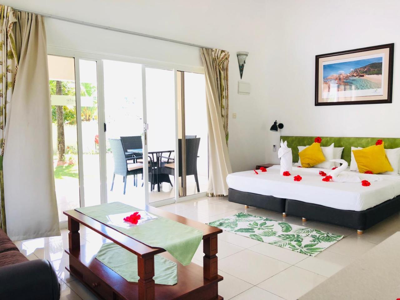 La Modestie Guest House Grand Anse  Esterno foto