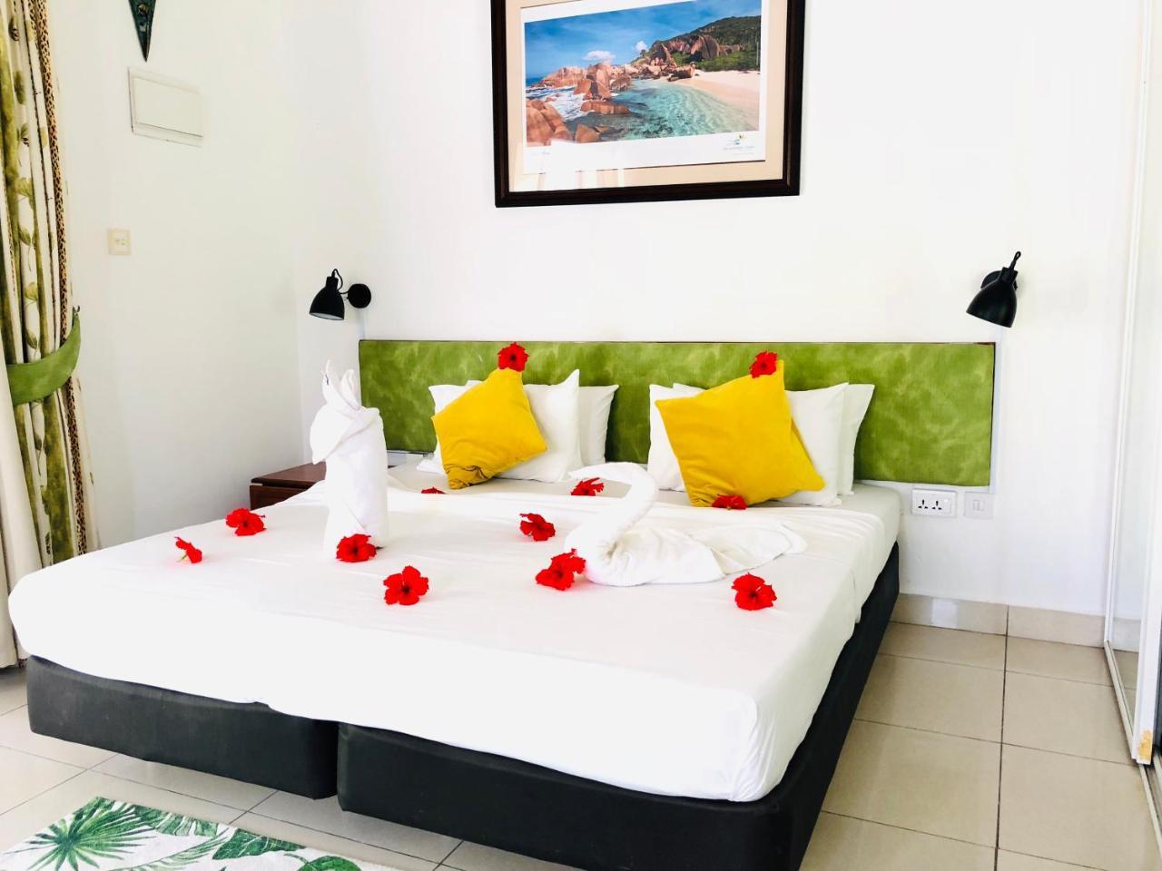 La Modestie Guest House Grand Anse  Esterno foto